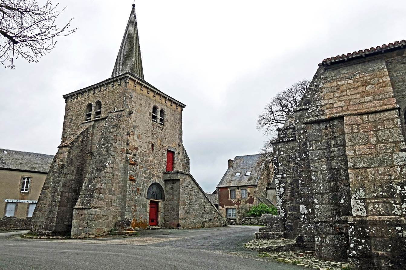 A stone building with a steeple

Description automatically generated with medium confidence