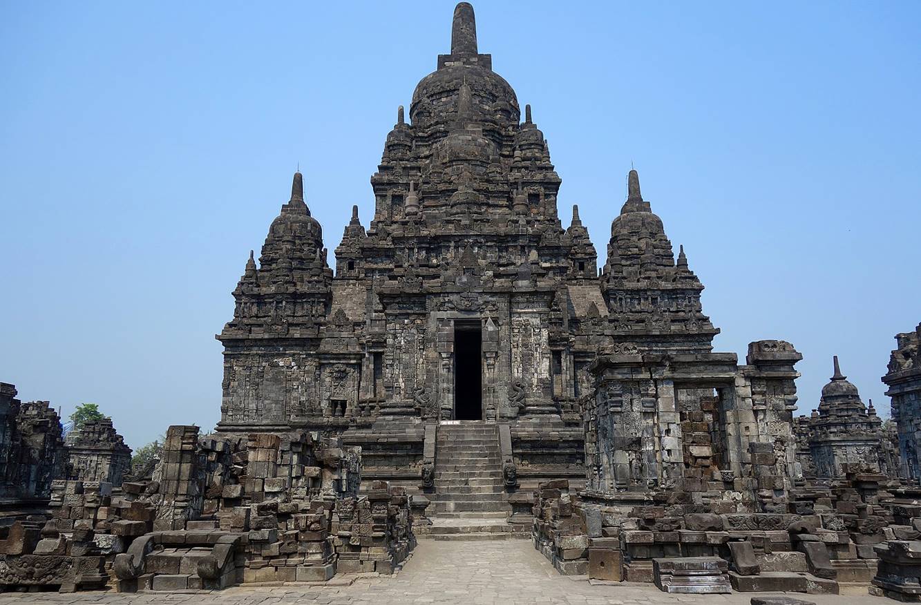 A stone building with Prambanan

Description automatically generated